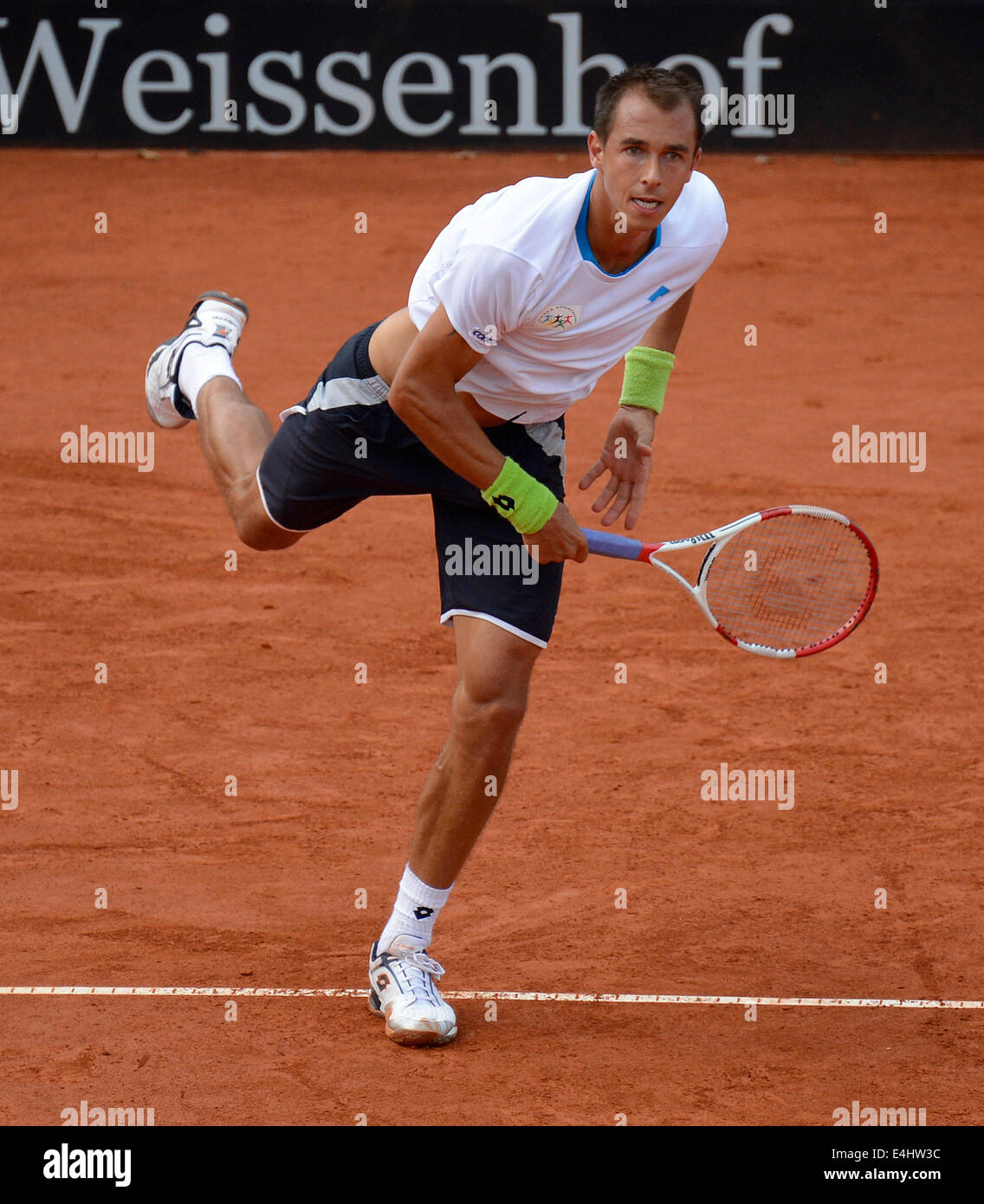 Le joueur de tennis tchèque Lukas Rosol en action au cours d'une  demi-finale de la coupe du tournoi de tennis ATP de Mercedes à Stuttgart,  Allemagne, 12 juillet 2014. Photo : DANIEL