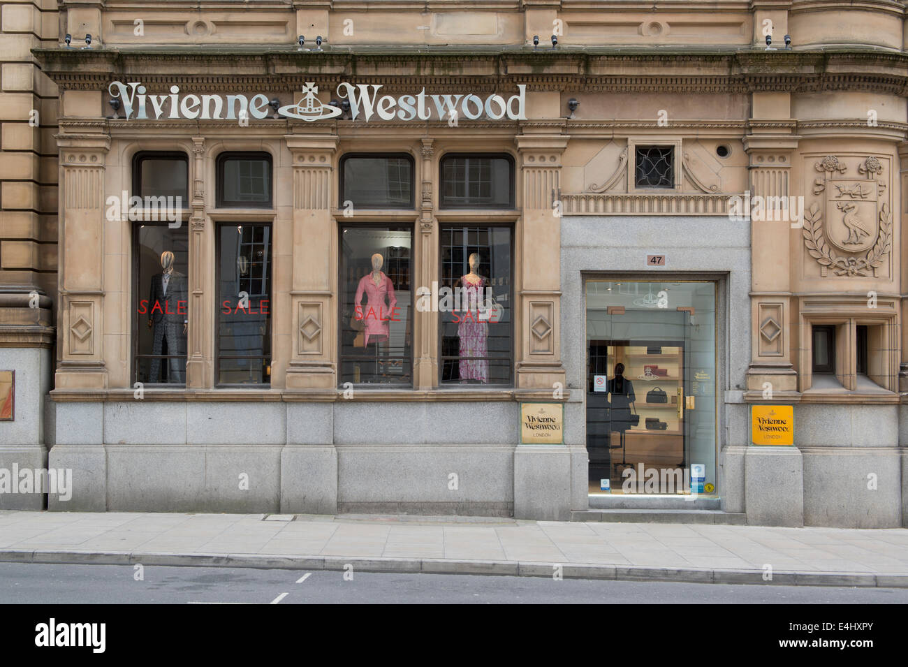 La devanture du détaillant de mode Vivienne Westwood dans Spring Gardens Manchester. Banque D'Images