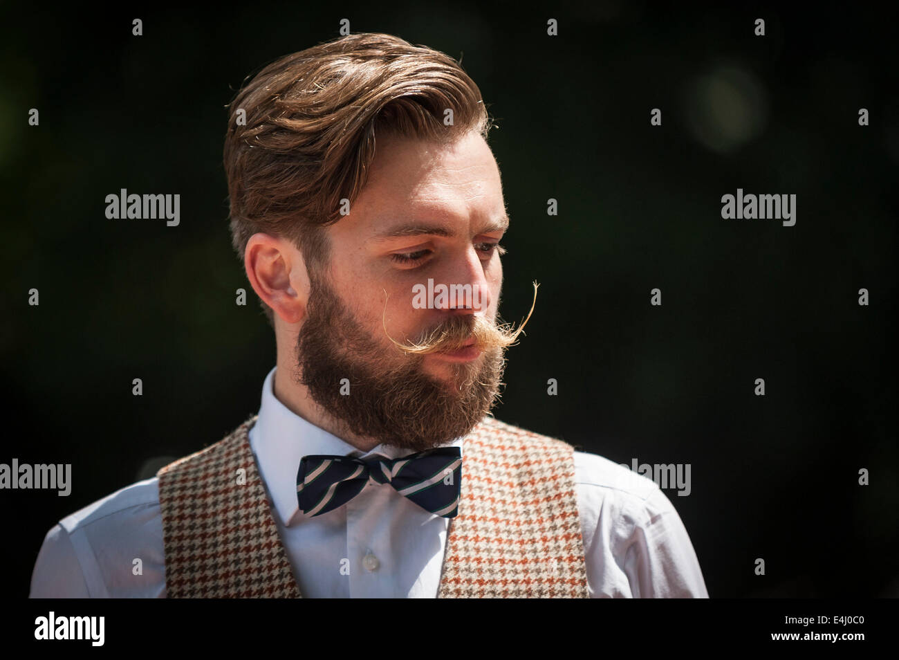 Bedford Square, Bloomsbury, Londres, 19 avril 2014. Un sport chap une fine moustache cirée à l'Olympiade Chap. Photographe ; Gordon 1928/Alamy Live News Banque D'Images