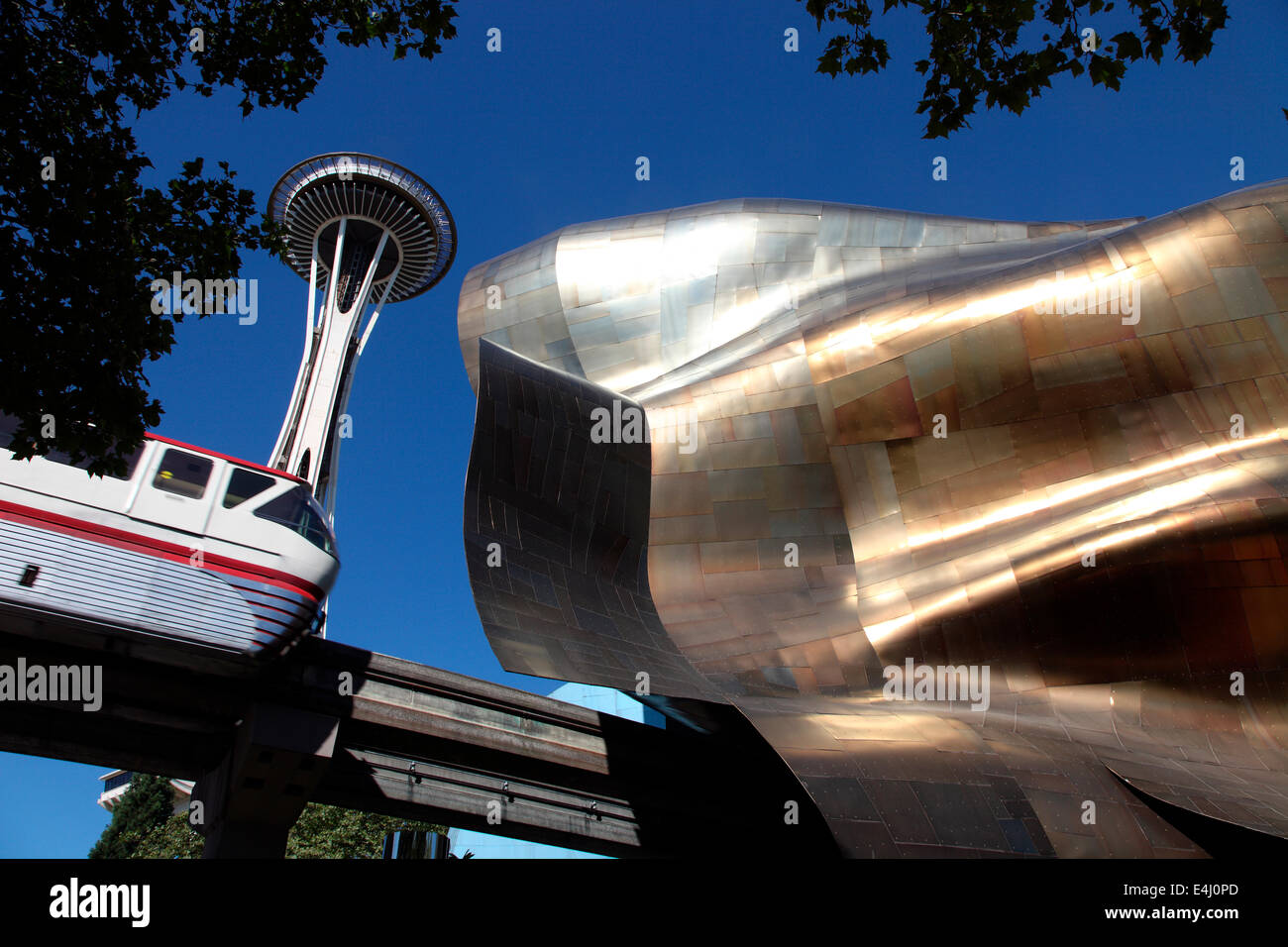 Space Needle, le Mono Rail et le Musée EMP conçu par Frank Gehry Banque D'Images