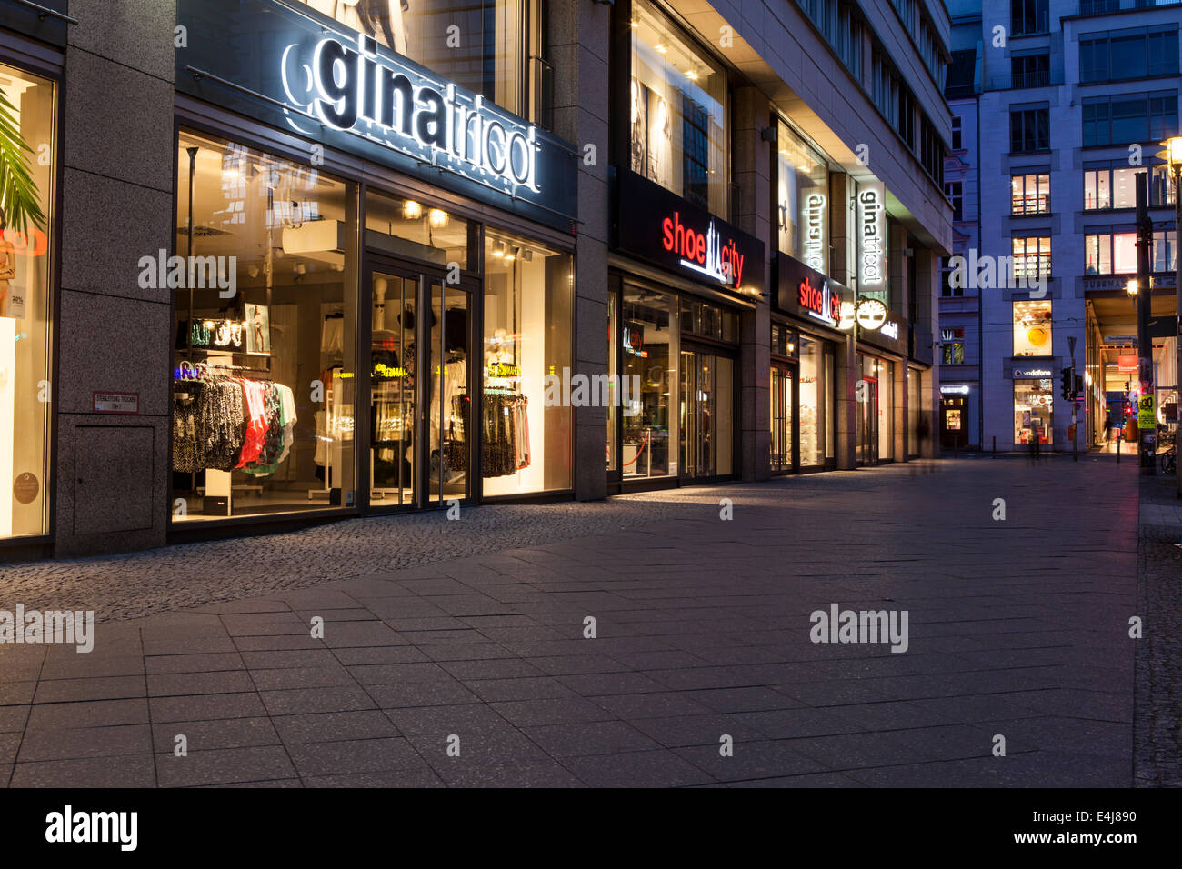 La rue Berlin nuit Banque D'Images