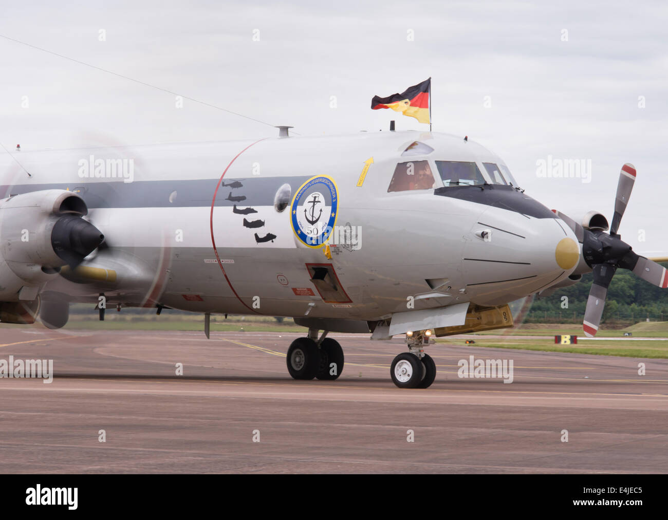 Les avions arrivant pour la 2014 International Air Tattoo à Fairford Gloucestershire England UK. Lockheed P-3 Orion allemand Banque D'Images