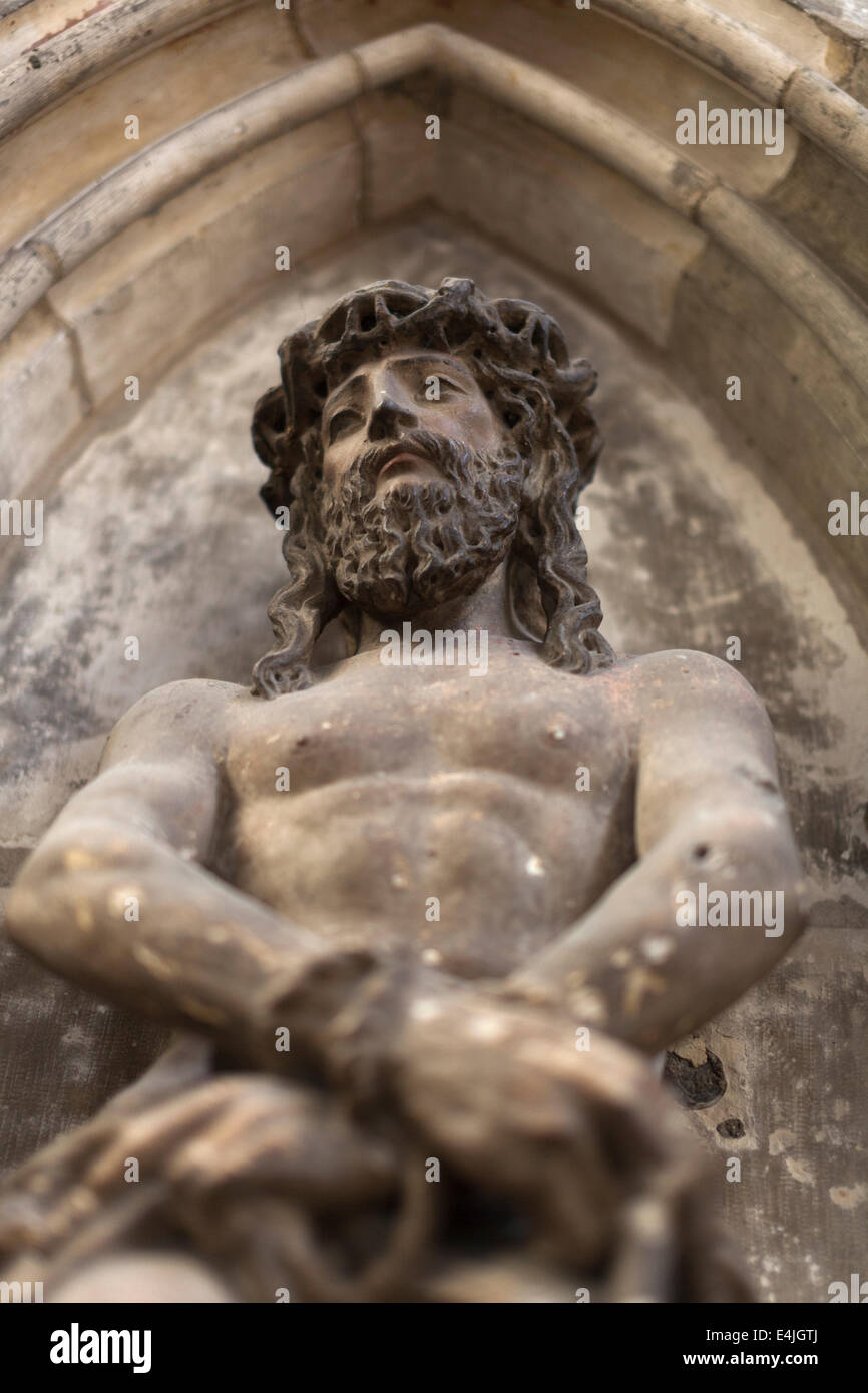 Statue du Christ dans la Cathédrale de Rouen, Normandie, France Banque D'Images