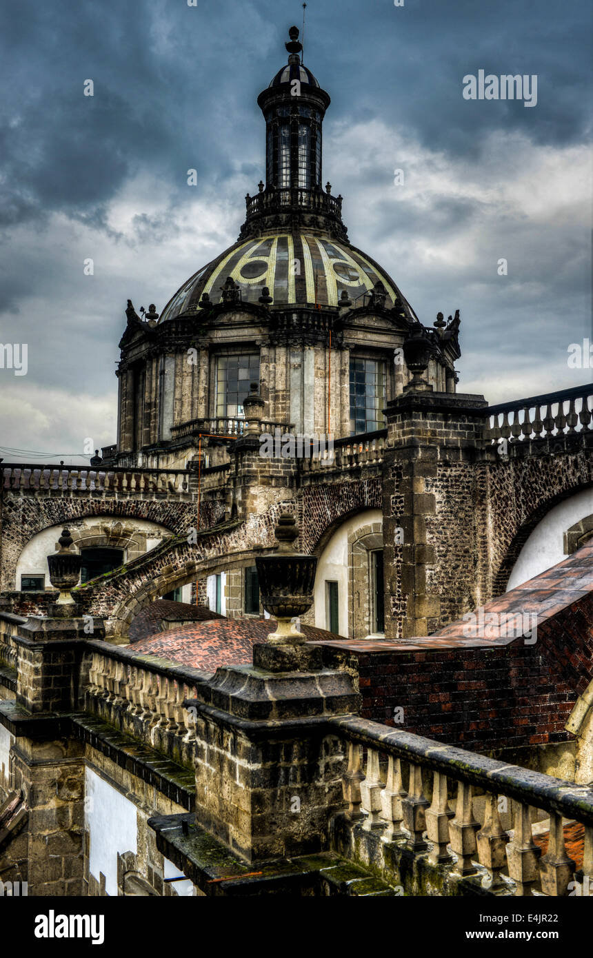La Cathédrale Métropolitaine (cathédrale Metropolitana) à Mexico. Vue depuis le toit à l'intérieur. Banque D'Images