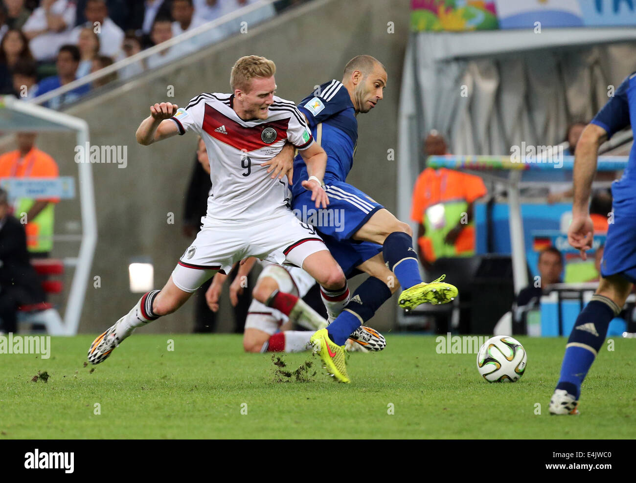 Rio de Janeiro, Brésil. Le 13 juillet, 2014. Finale de la Coupe du monde. Allemagne / Argentine. Schuerrle et Mascherano : Action Crédit Plus Sport/Alamy Live News Banque D'Images