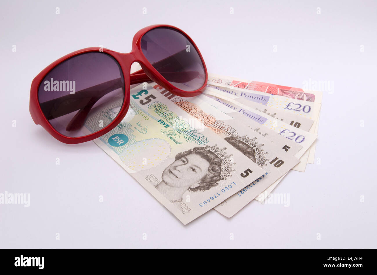 British pound note avec lunettes Banque D'Images