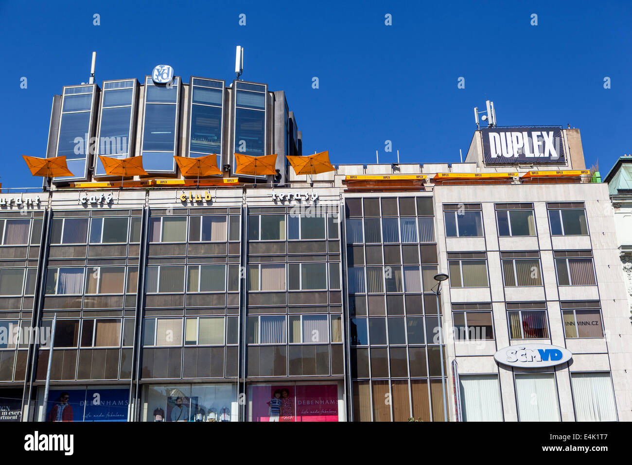 Prague Duplex Bar sur la terrasse de la maison, place Venceslas, Prague Banque D'Images