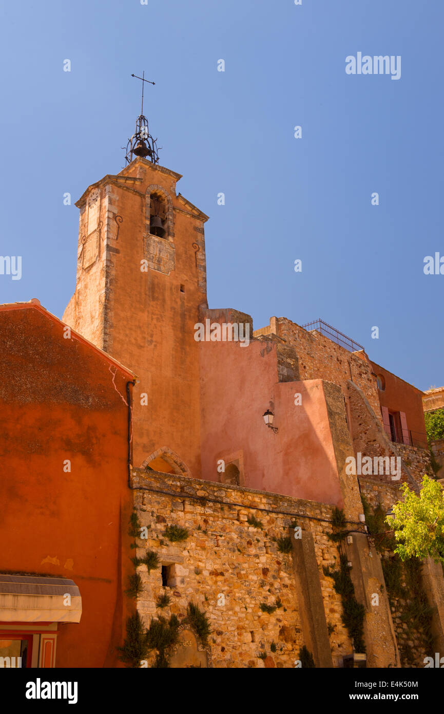 Église Saint Michel en français Roussillon Banque D'Images