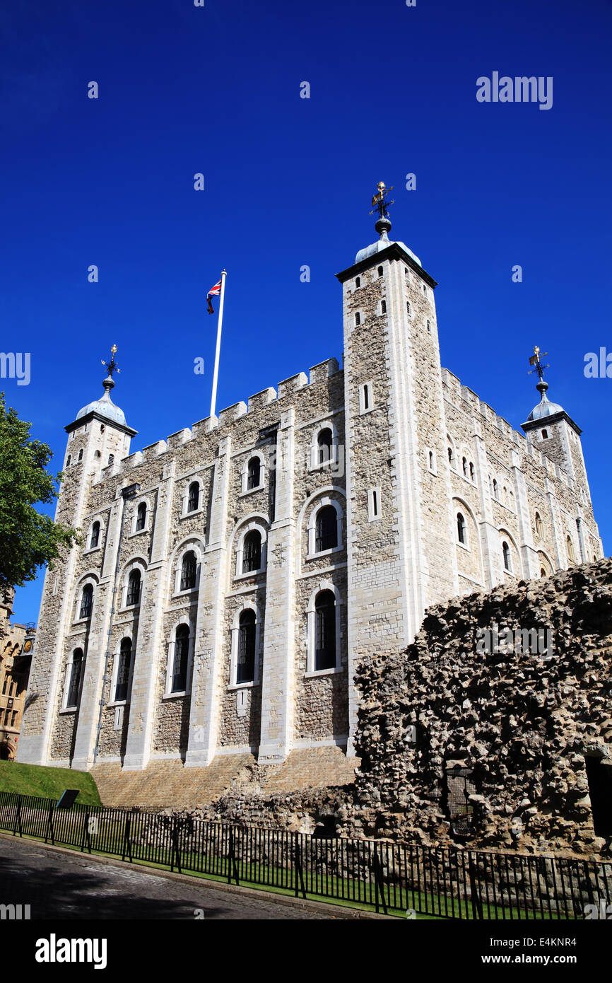 La Tour de Londres, Angleterre, Royaume-Uni, construit par Guillaume le Conquérant en 1078 et Norman est un ancien palais royal et forteresse Banque D'Images