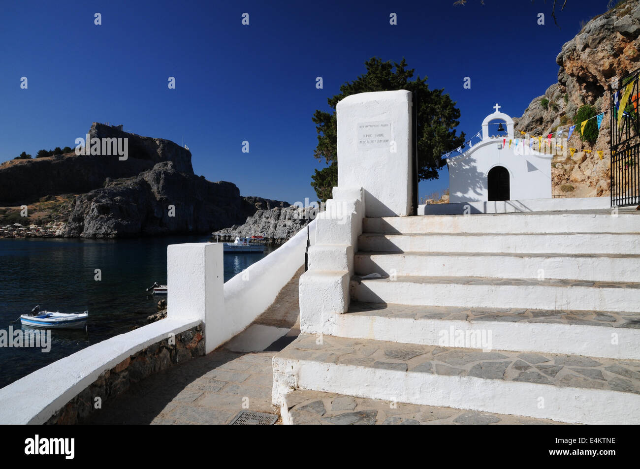 La Chapelle St Paul à l'Acropole de Lindos à St Paul's Bay, Lindos, Rhodes, Grèce Banque D'Images