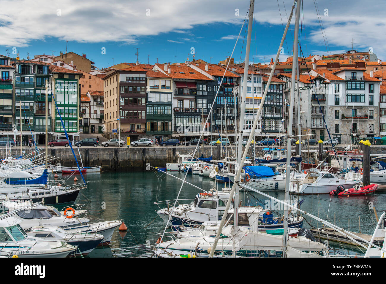 La mer ville de Lekeitio, Gascogne, Pays Basque, Espagne Banque D'Images