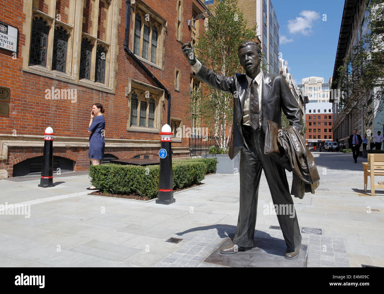 Londres, UK - 7 juillet 2014 : Taxi, une statue en bronze par l'artiste américaine J. Seward Johnson Junior à Blackfriars. Banque D'Images