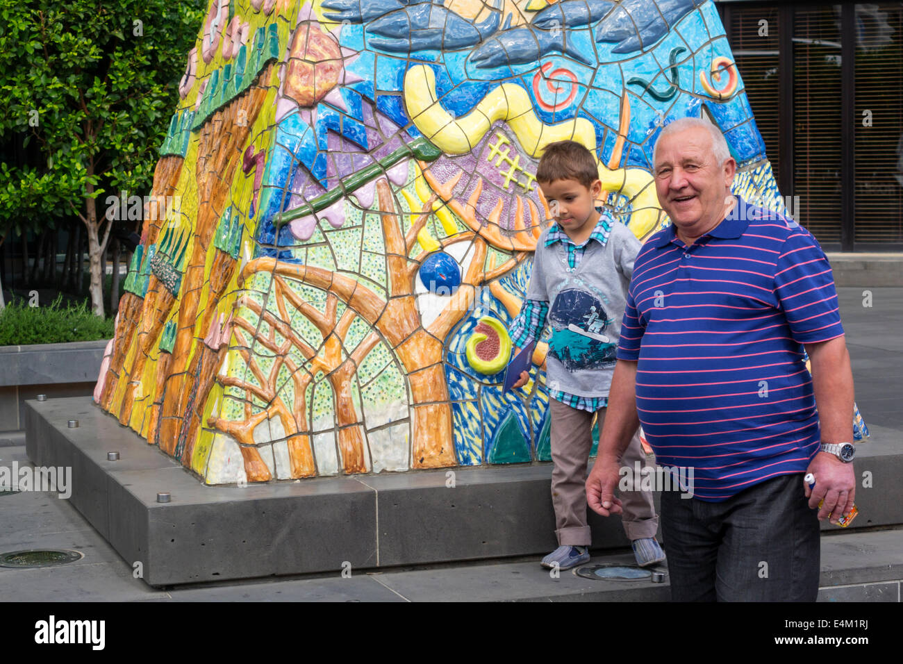 Melbourne Australie, Victoria adultes adultes homme hommes, grand-père, garçon garçons, garçon enfant enfants enfants jeunes jeunes jeunes jeunes jeunes petits-fils, fa Banque D'Images