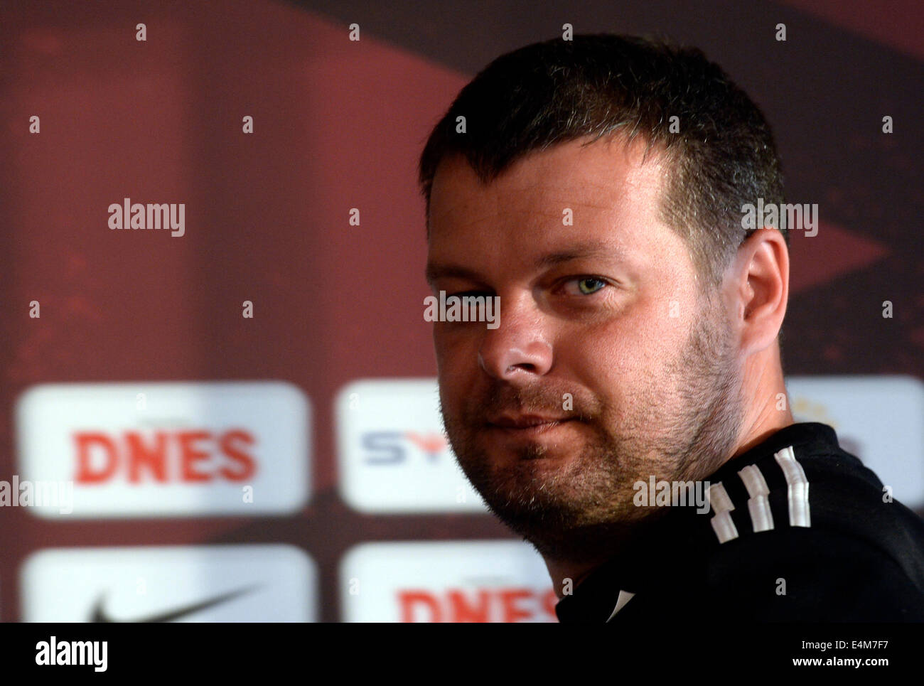 Prague, République tchèque. 14 juillet, 2014. FC Levadia Tallinn entraîneur en chef Marko Kristal assiste à une conférence de presse avant le deuxième tour de la Ligue des Champions de l'AC Sparta Praha et FC Levadia Tallinn, à Prague, en République tchèque, le lundi 14 juillet, 2014. Photo : CTK/Alamy Live News Banque D'Images