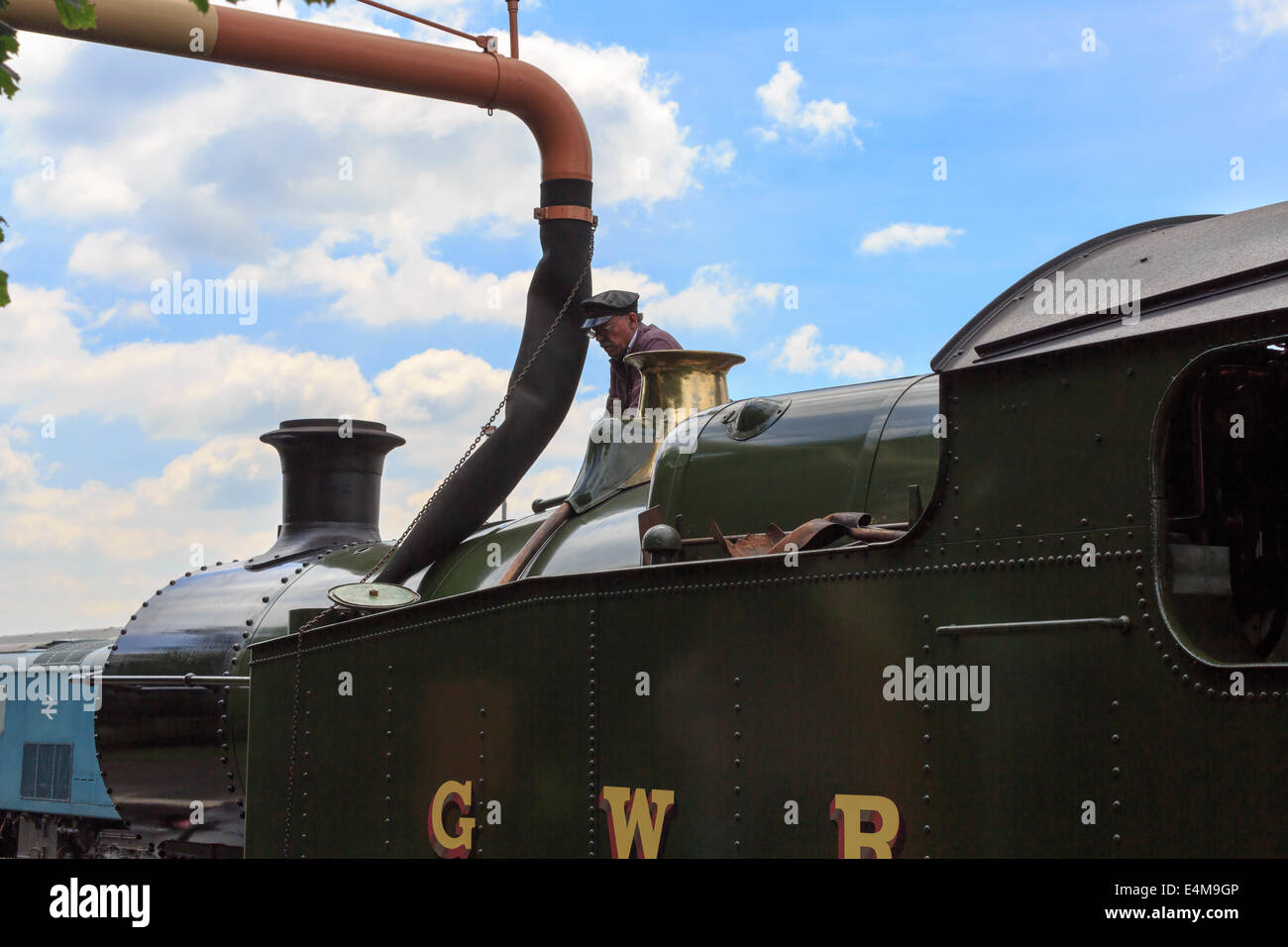 Locomotive à vapeur 4270 prend l'eau, Gloucestershire Warwickshire Railway à Toddington Gare, Gloucestershire Banque D'Images