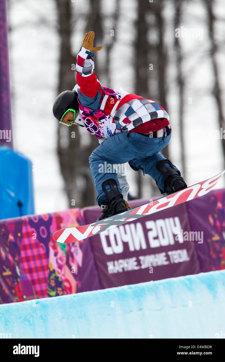 Pavel Kharitonov (RUS) en compétition en snowboard halfpipe aux Jeux Olympiques d'hiver de Sotchi en 2014, Banque D'Images