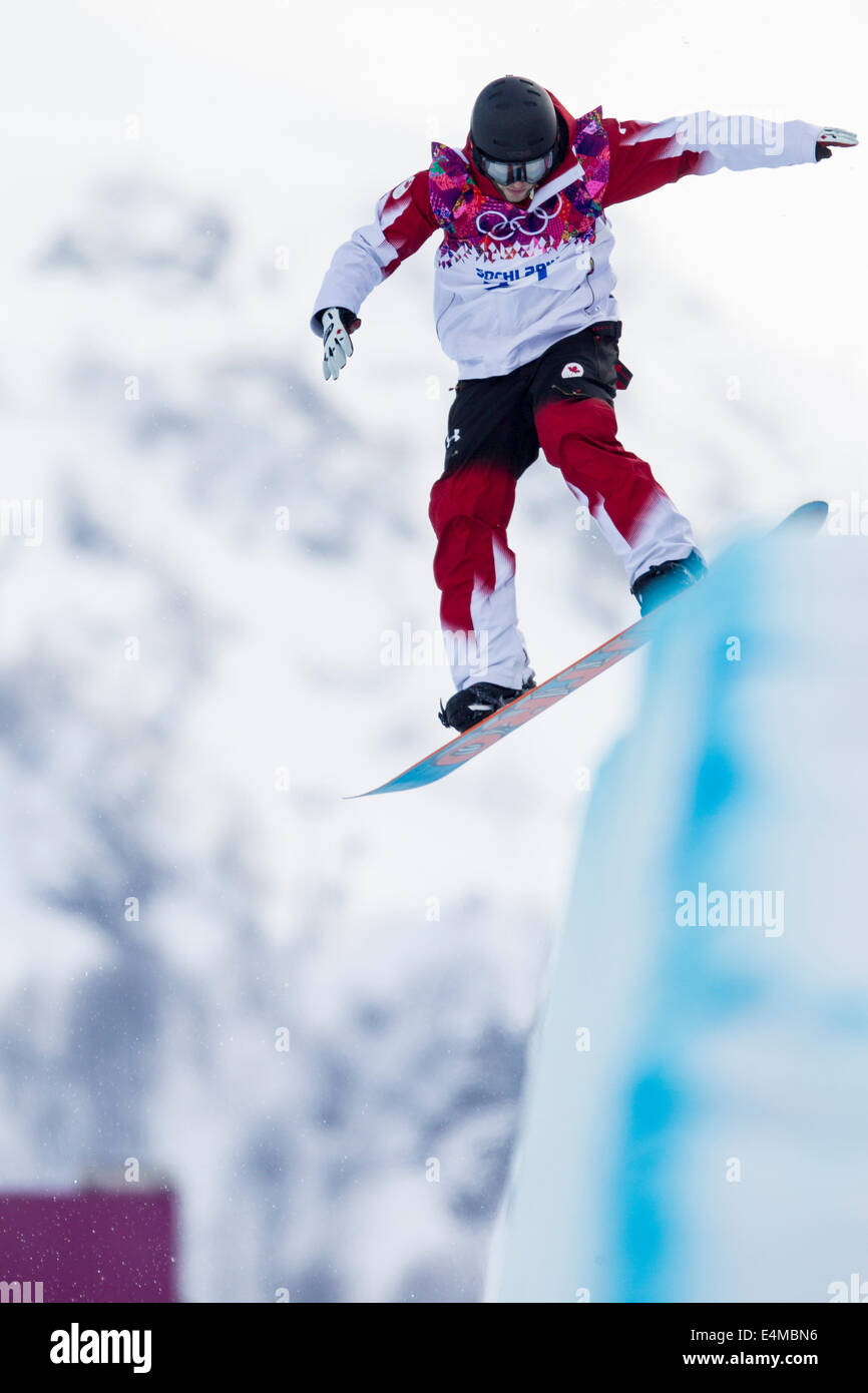 Brad Martin (CAN) qui se font concurrence sur Men's snowboard halfpipe aux Jeux Olympiques d'hiver de Sotchi en 2014, Banque D'Images