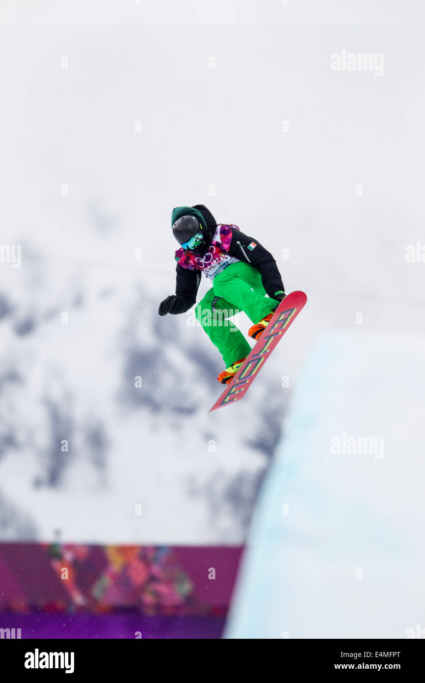 Seamus O'Connor (IRL) en compétition en snowboard halfpipe aux Jeux Olympiques d'hiver de Sotchi en 2014, Banque D'Images