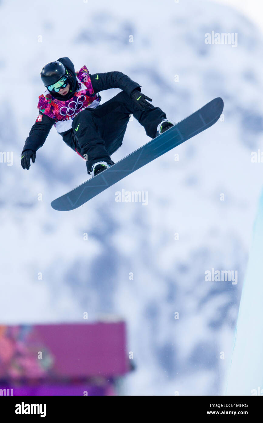 Jan Scherrer (SUI) qui se font concurrence sur Men's snowboard halfpipe aux Jeux Olympiques d'hiver de Sotchi en 2014, Banque D'Images