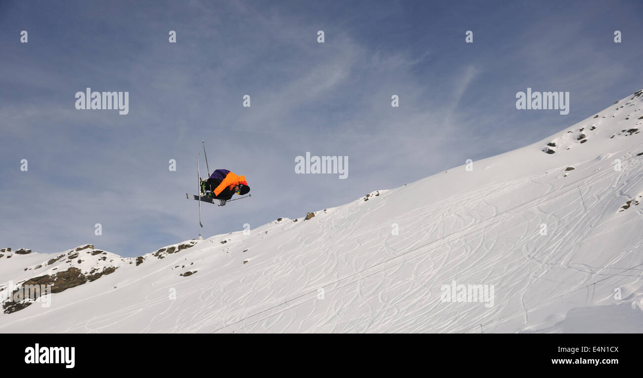 Saut à ski freestyle extrême Banque D'Images