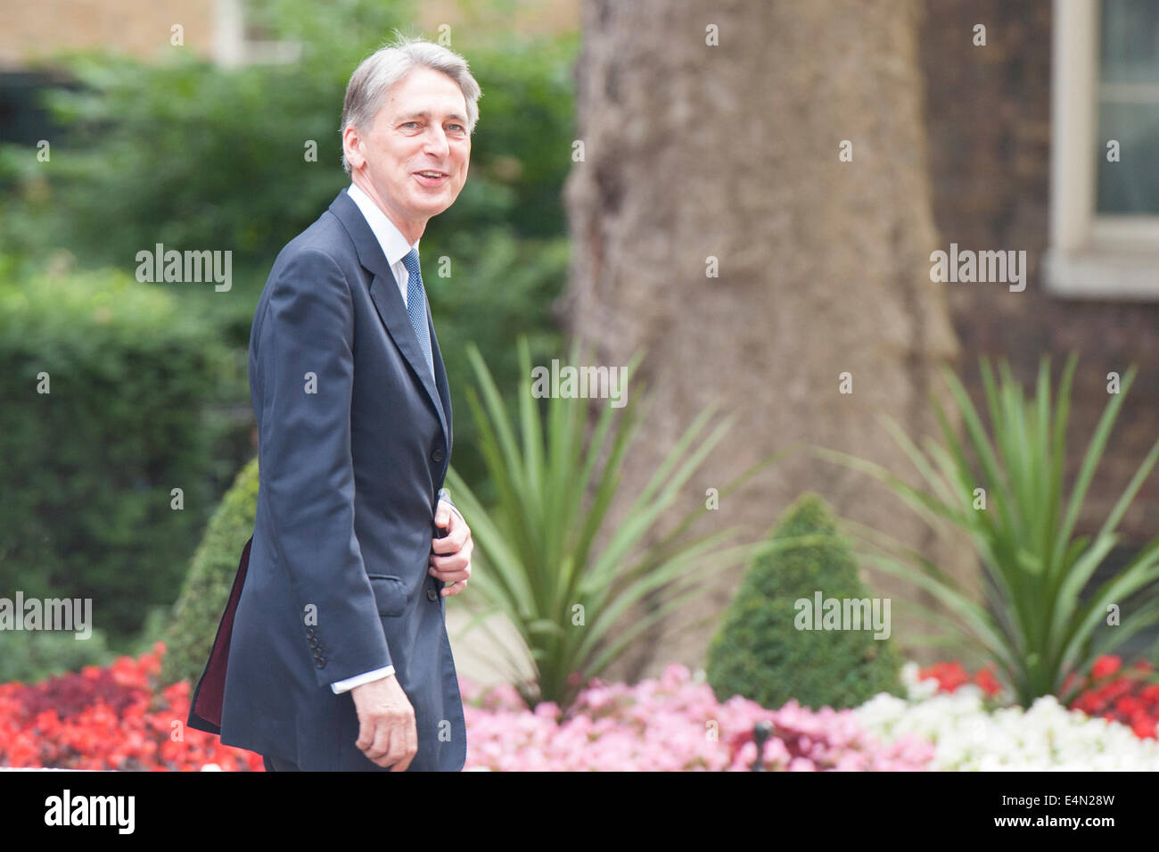 Downing Street, London, UK. 15 juillet 2014. Cabinet remanié arrivent à Downing Street à Londres pour leur réunion hebdomadaire. Sur la photo : Philip Hammond MP. Credit : Lee Thomas/Alamy Live News Banque D'Images