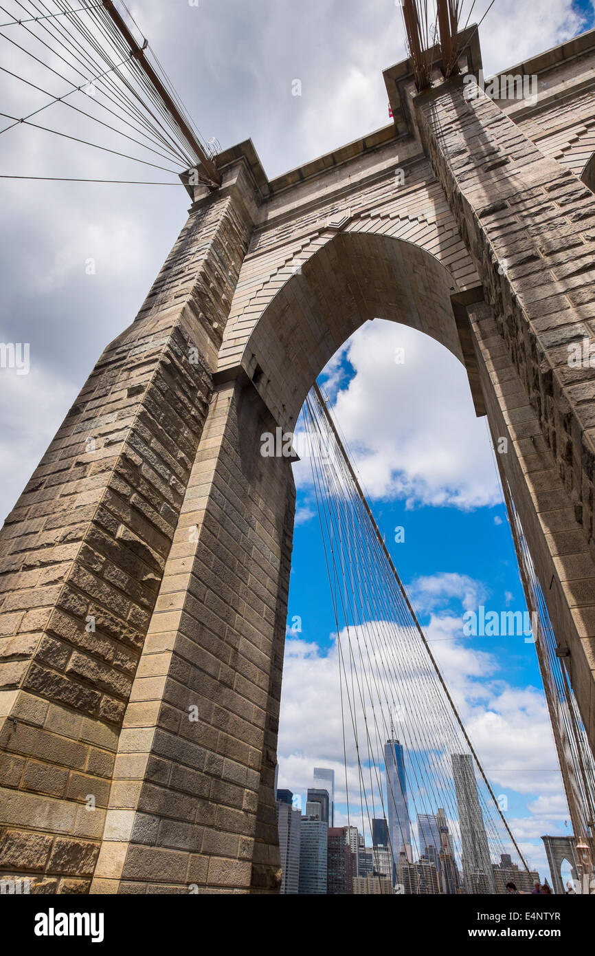 USA, New York, New York City, Low angle view of Brooklyn Bridge Banque D'Images