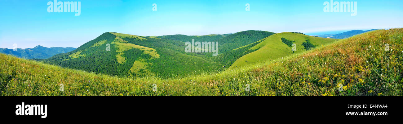 Paysage de montagne. Montagnes du Caucase en été, vue panoramique Banque D'Images