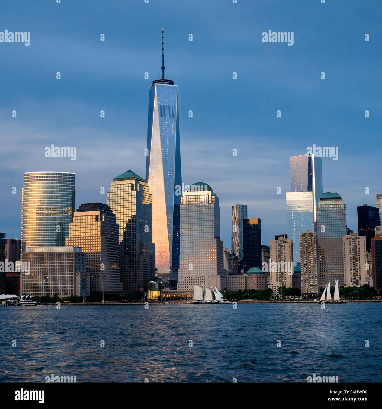 USA, New York, New York City, View of Manhattan au coucher du soleil Banque D'Images