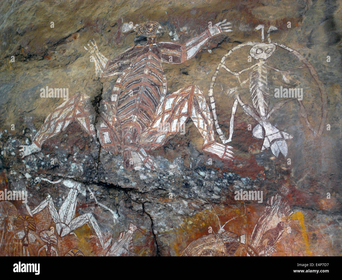 Les chiffres de l'art rupestre aborigène y compris l'homme de foudre, Anbangbang, Nourlangie Rock, Arnhemland, Kakadu National Park, Northern Banque D'Images