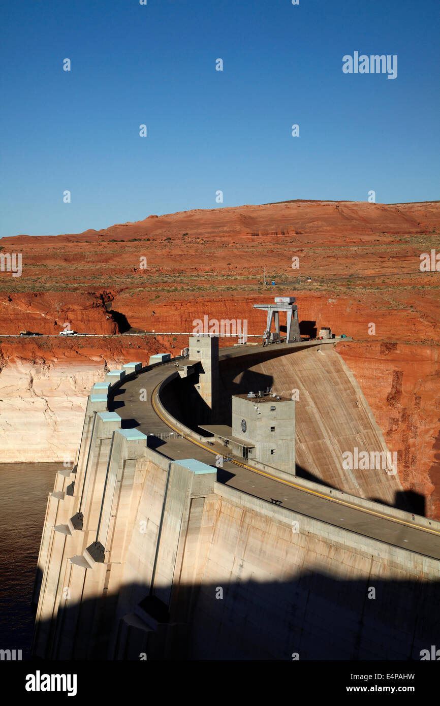 Barrage de Glen Canyon sur le Colorado River près de Page, Arizona, USA Banque D'Images