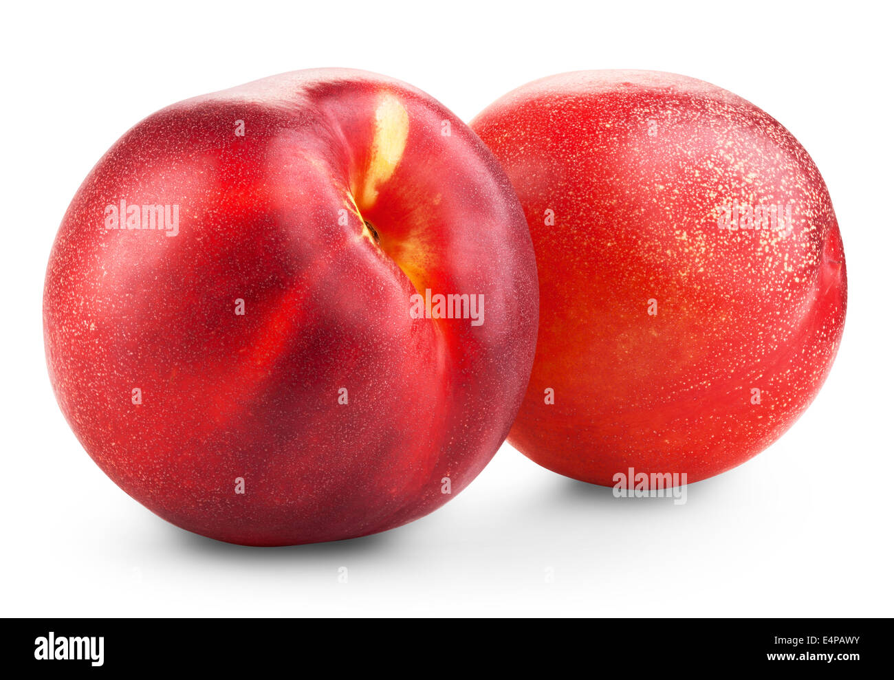 Nectarines mûres fruits isolé sur fond blanc. Clipping Path Banque D'Images