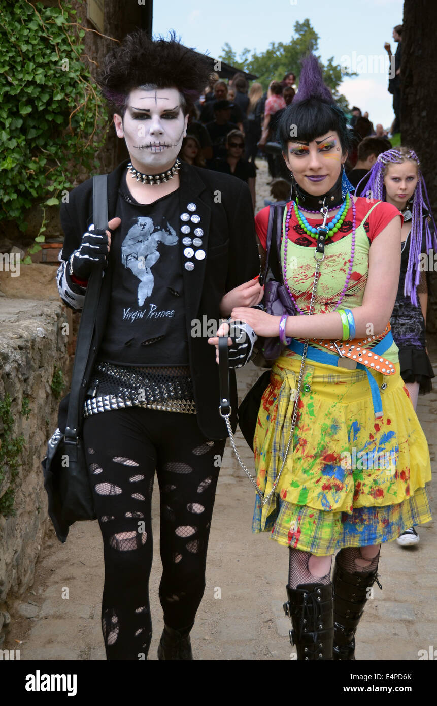 Les participants du festival indépendant dark Castle Party Banque D'Images