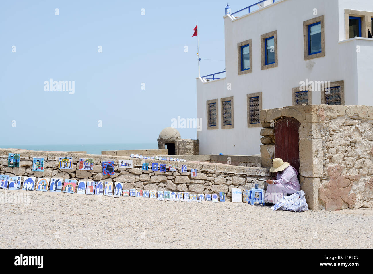 Artiste à Essaouira au Maroc en soleil paysage peinture Banque D'Images