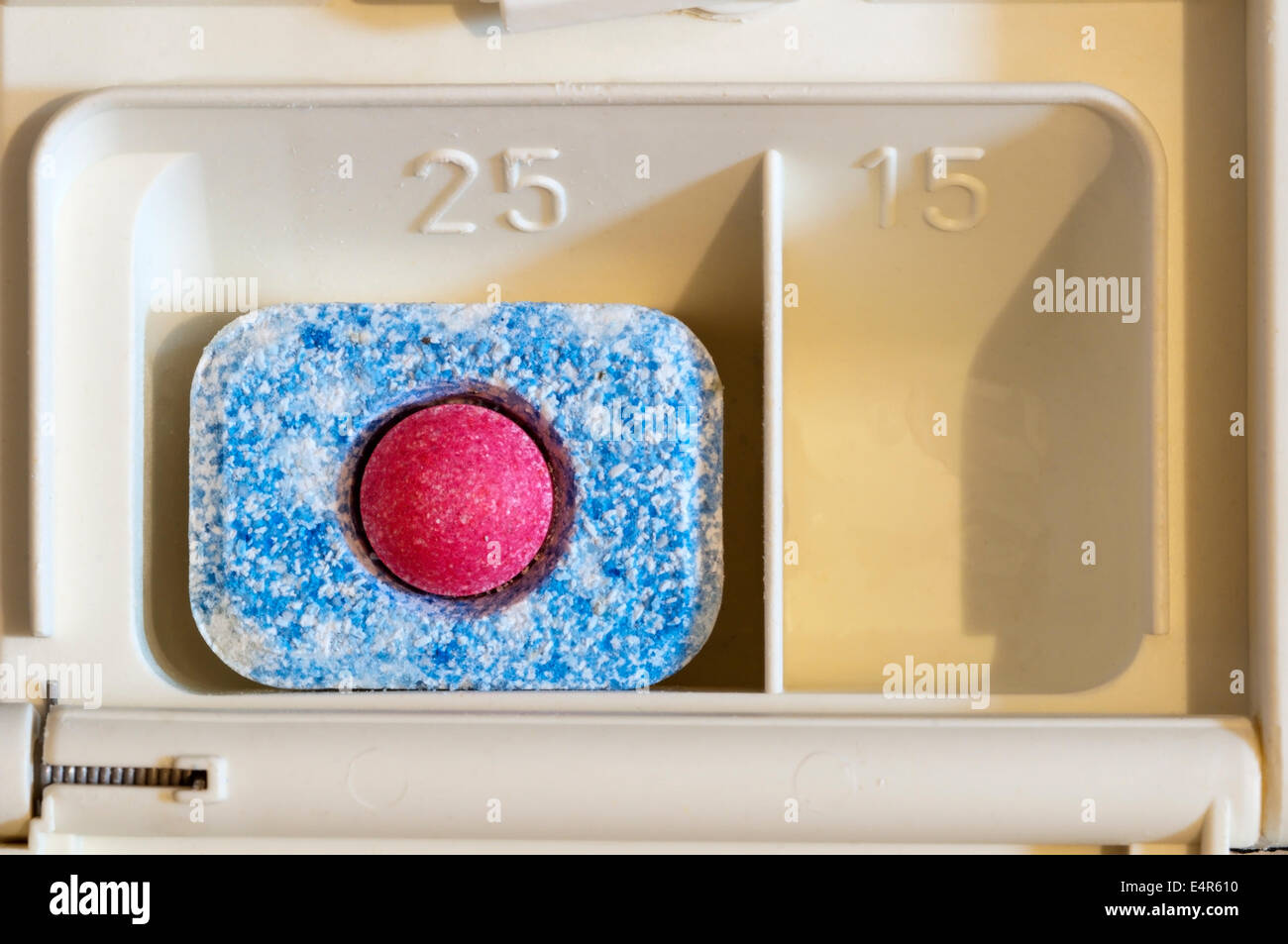 Terminer en tablette lave-vaisselle classique compartiment savon de lave-vaisselle. Banque D'Images