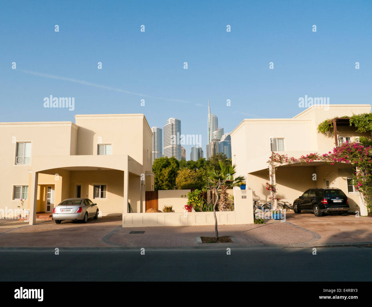Maisons dans un quartier résidentiel à Dubaï ÉMIRATS ARABES UNIS Banque D'Images