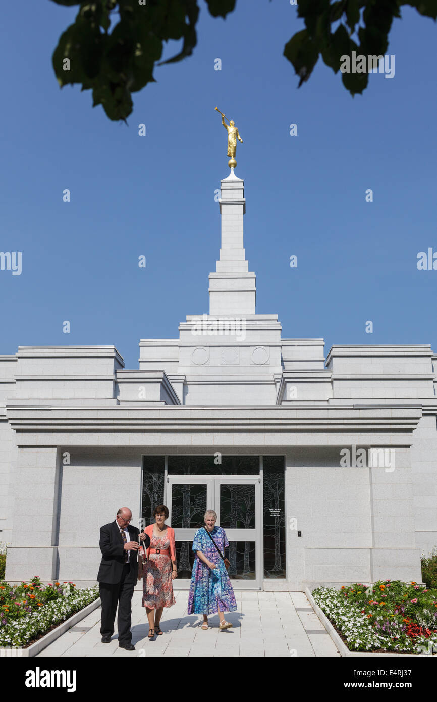 Les touristes visiter temple mormon de Palmyre, l'État de New York, construite sur un terrain de 2000 ayant appartenu au fondateur de l'Eglise Joseph Smith Banque D'Images