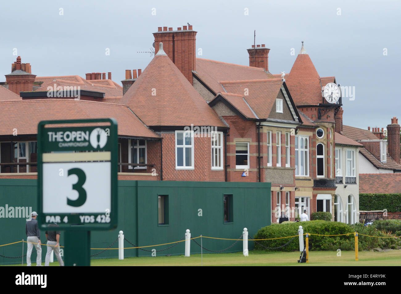 Royal Liverpool Golf Club, Hoylake, Angleterre. 16 juillet, 2014. La Finale ouverte jour de pratique. Le club house du 3e trou. Credit : rsdphotography/Alamy Live News Banque D'Images