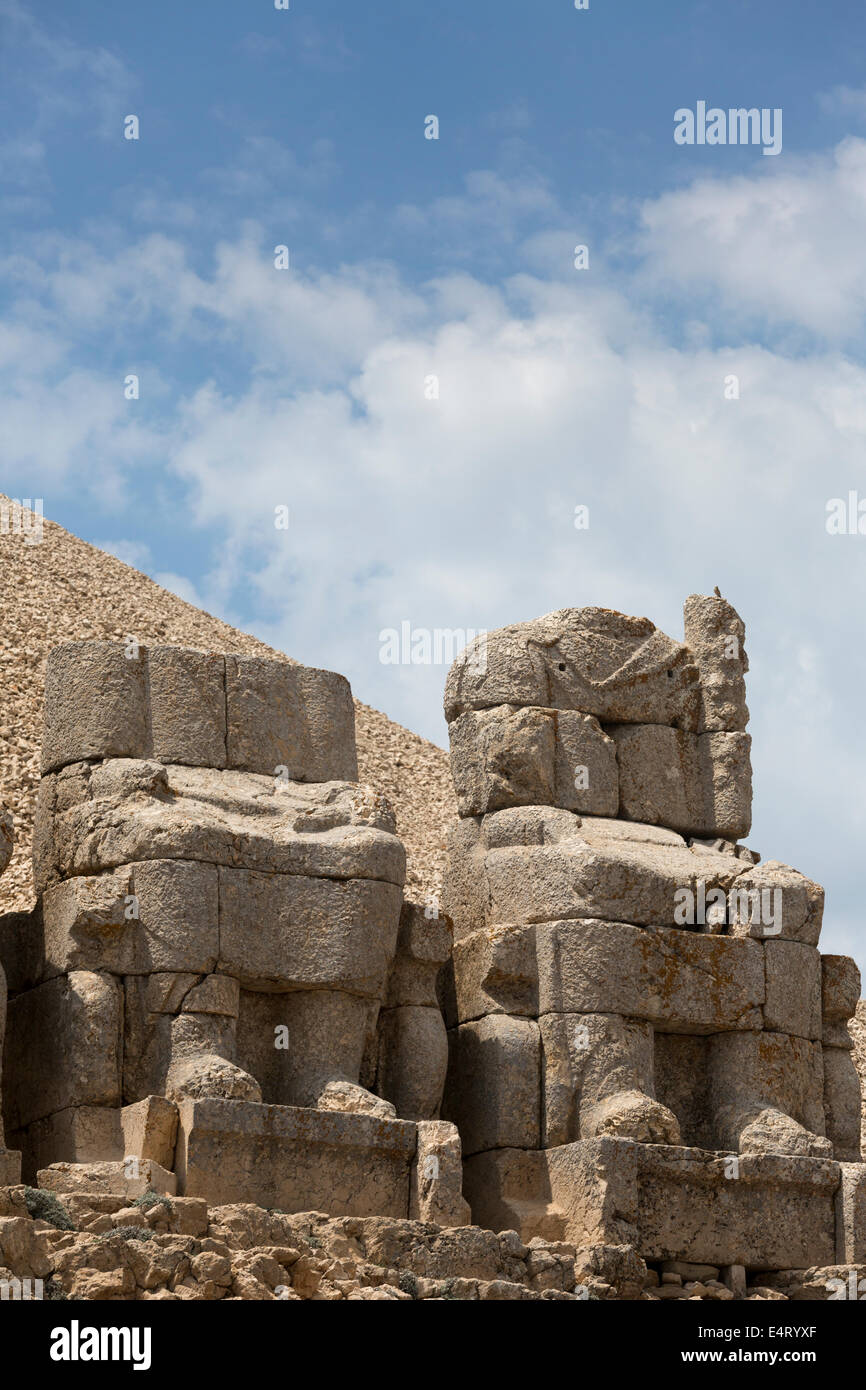 Des statues de dieux, terrasse est, ou Nemrut Nemrud Dagh, Anatolie, Turquie Banque D'Images