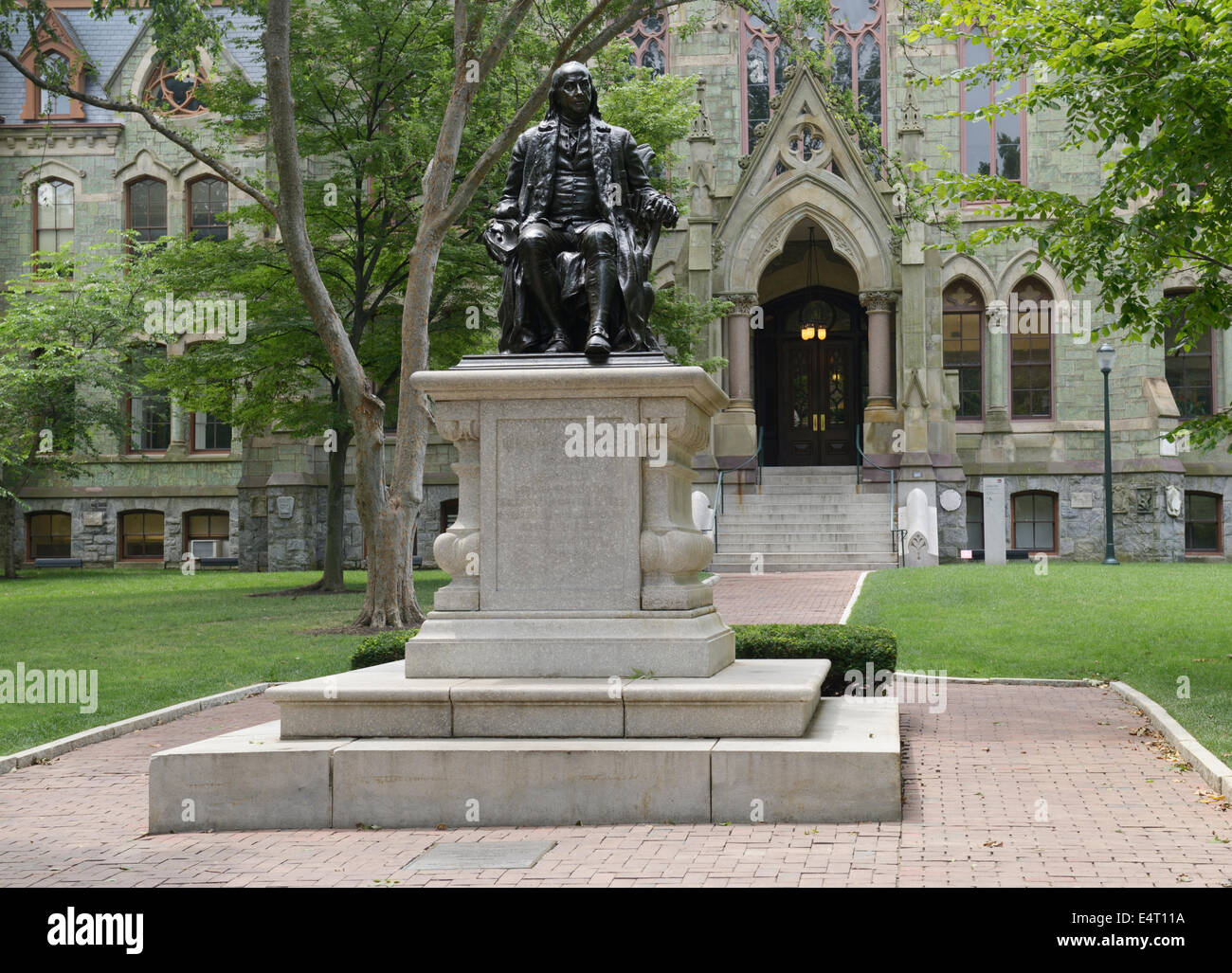 Statue de Benjamin Franklin, en face de College Hall, Université de Pennsylvanie, Philadelphie Banque D'Images