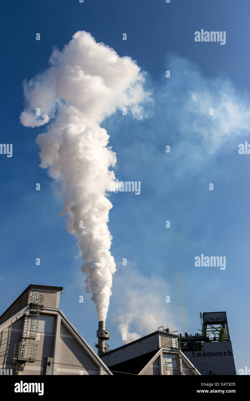 Fumeurs cheminée, Rauchender Schlot Banque D'Images