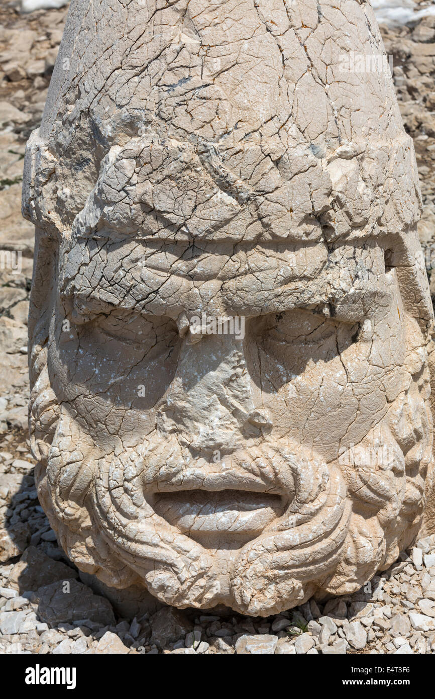 Chef d'Héraclès Artagnes Ares, terrasse ouest, Nemrud Dagh ou Nemrut, Anatolie, Turquie Banque D'Images