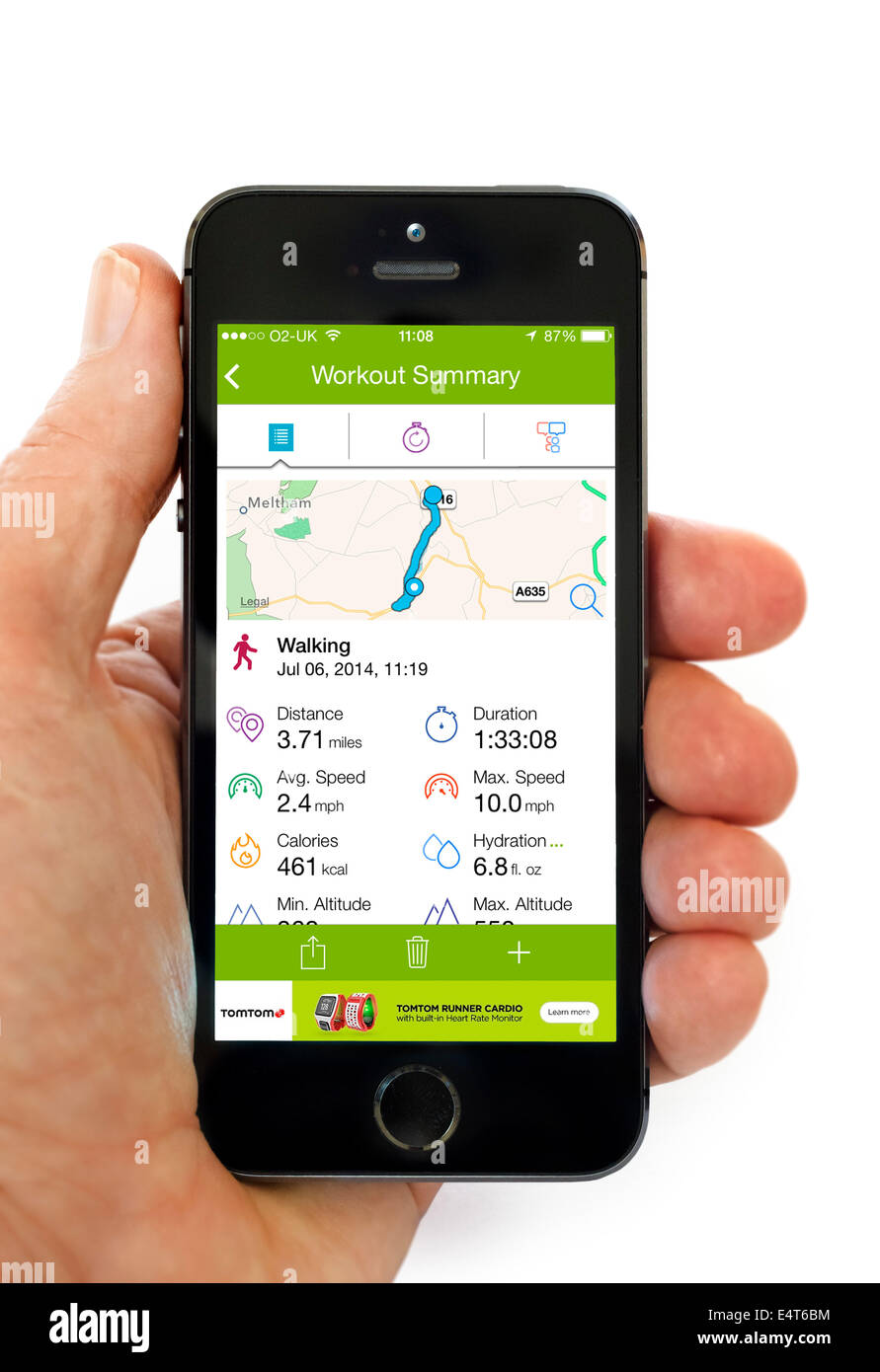 En utilisant le GPS app suivi d'activité, Endomondo, sur un Apple iPhone 5S Banque D'Images