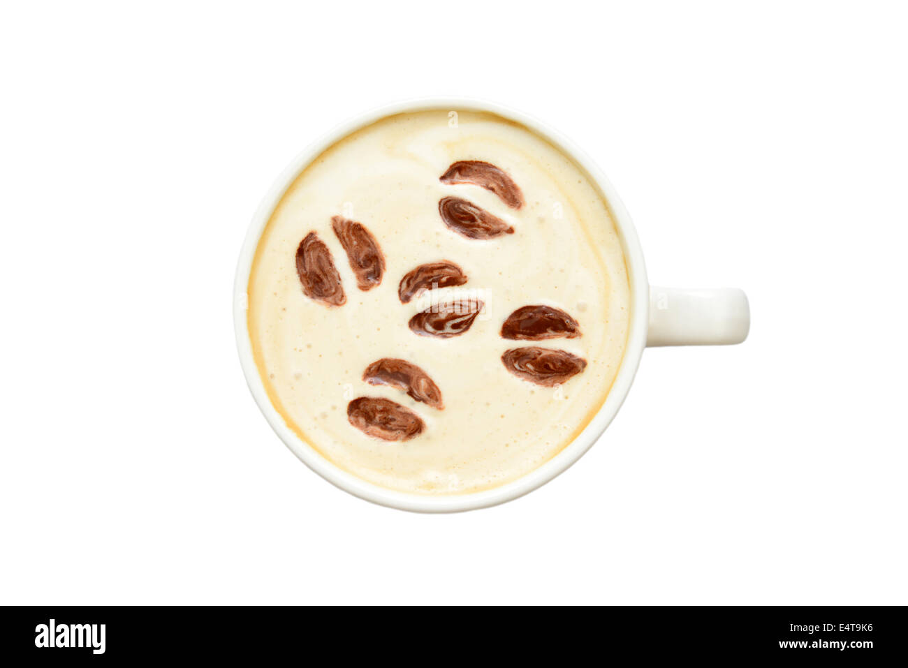 Latte art isolé - tasse de café avec des haricots Banque D'Images