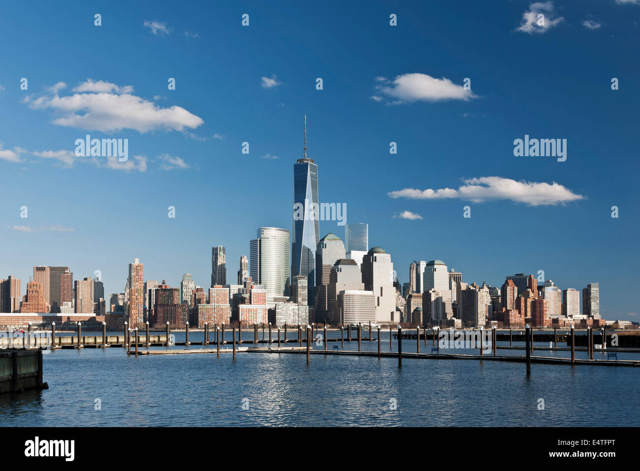 La rivière Hudson et Manhattan Skyline, World Trade Center, One World Trade Center (Freedom Tower) New York City, New York, USA Banque D'Images