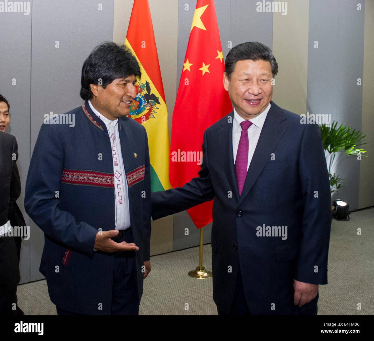 Brasilia, Brésil. 16 juillet, 2014. Le président chinois Xi Jinping (R) rencontre avec le président bolivien Evo Morales à Brasilia, Brésil, 16 juillet 2014. © Wang Ye/Xinhua/Alamy Live News Banque D'Images