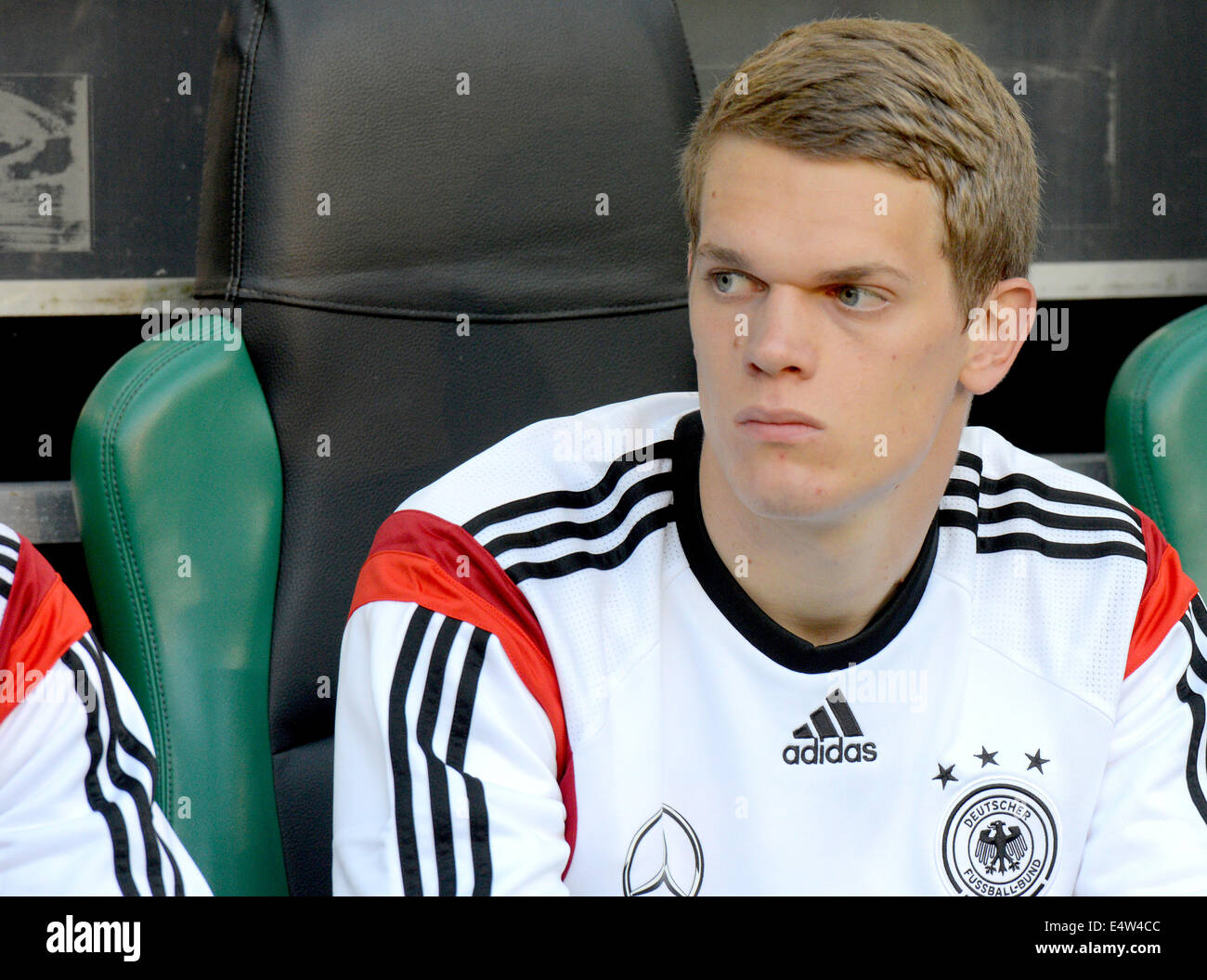 Matthias Ginter sur le banc pour l'Allemagne en amical contre le Cameroun de la Coupe du monde. Le jeudi Ginter a terminé un transfert de Fribourg pour Borussia Dortmund. Photo : Bernd Thissen/dpa Banque D'Images