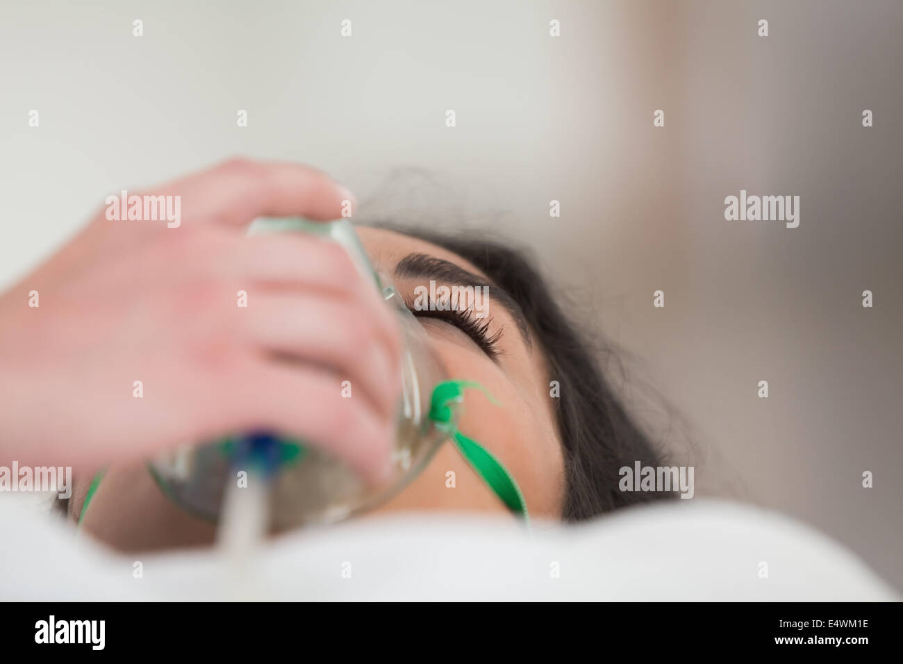 Patient avec masque à oxygène Banque D'Images