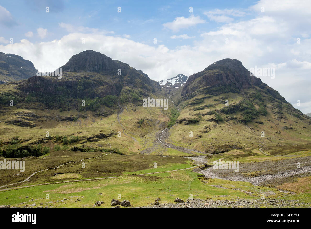 Consulter jusqu'à Coire Coire Stob Lochan nan nan Lochan avec Gearr Aonach et Aonach Dubh dans Bidean nam Bian massif. Glen Coe, région des Highlands, Ecosse, Royaume-Uni Banque D'Images