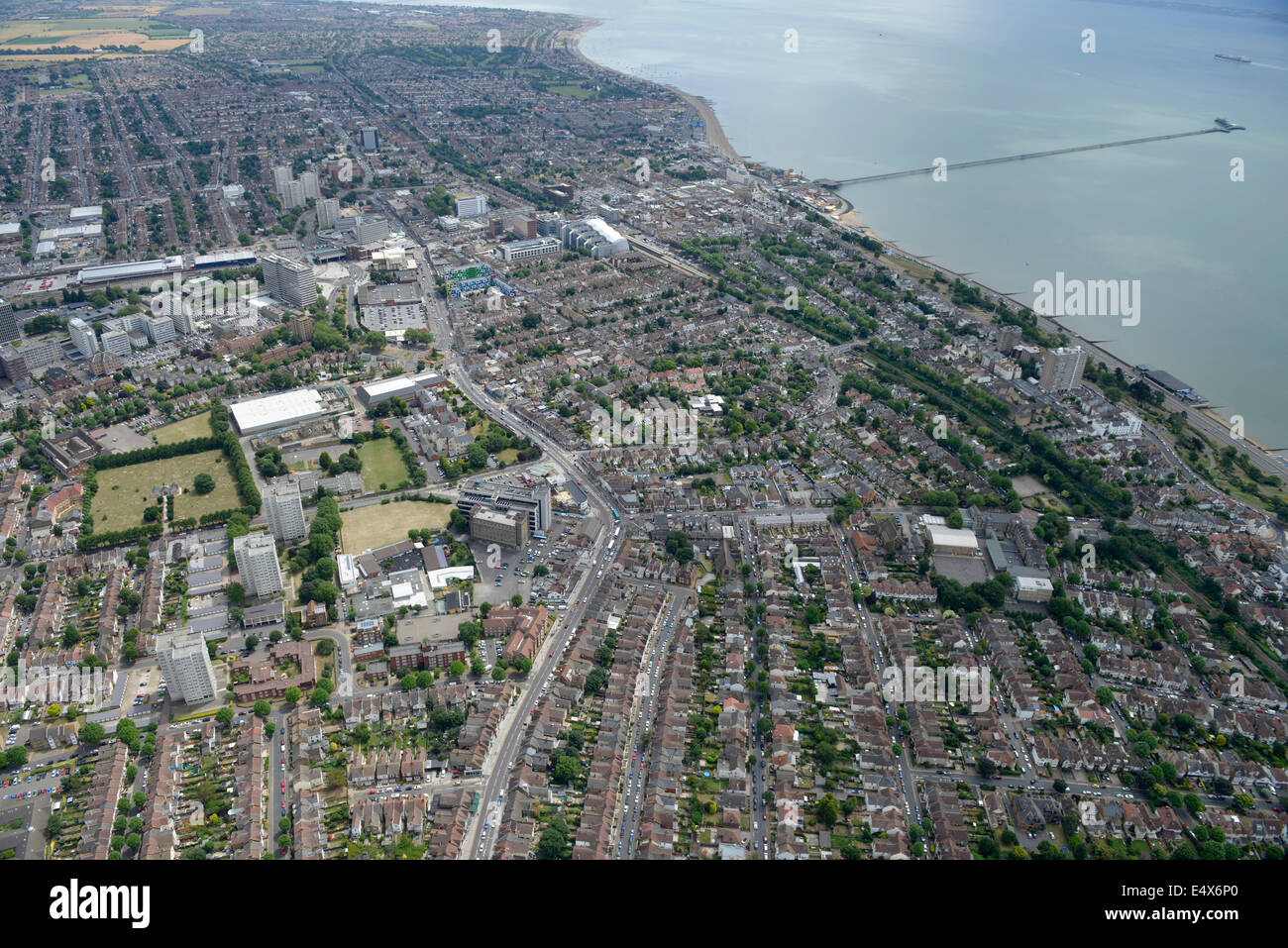 Une vue aérienne du centre-ville de Southend et le Pier Banque D'Images