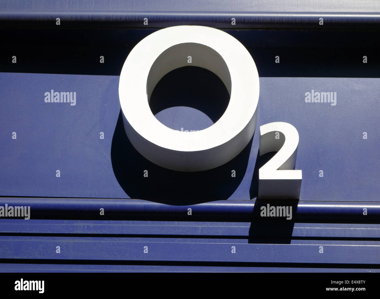 Inscrivez-vous sur O2 mobile phone shop, London Banque D'Images